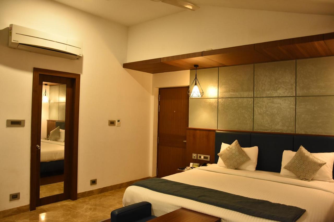 Poppys Vista Hotel Thirumurugan Poondi Extérieur photo