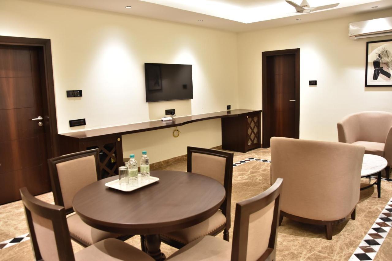 Poppys Vista Hotel Thirumurugan Poondi Extérieur photo