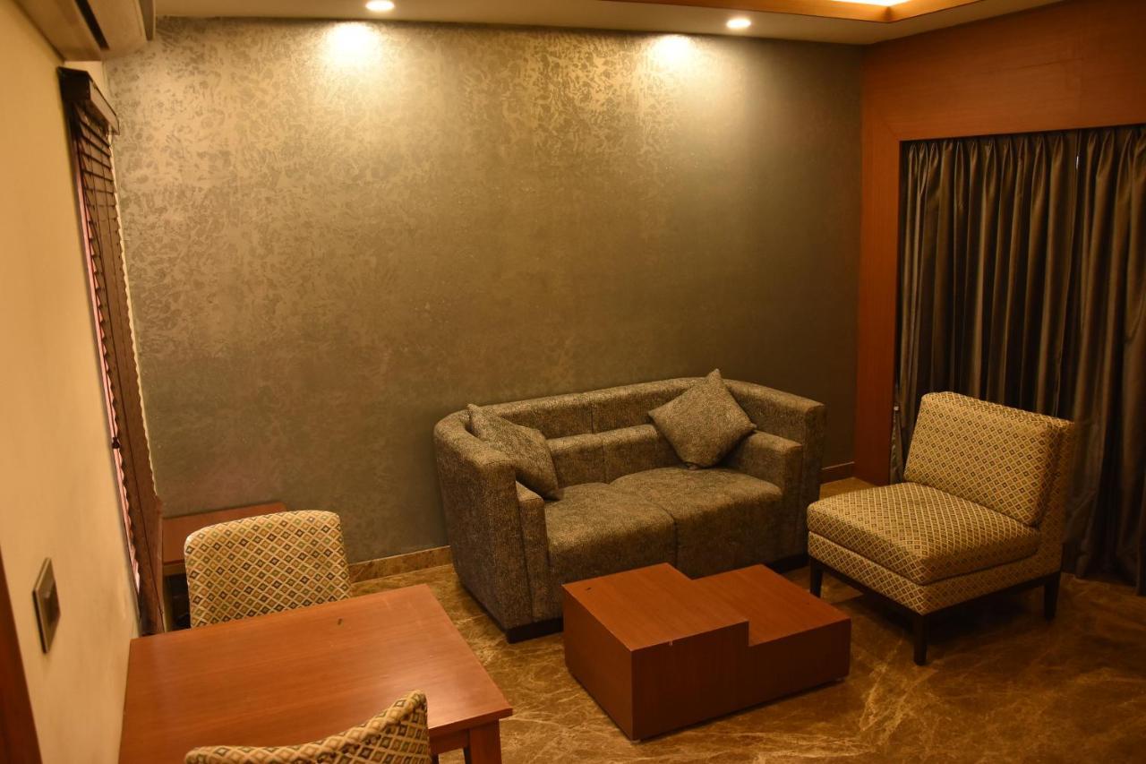 Poppys Vista Hotel Thirumurugan Poondi Extérieur photo