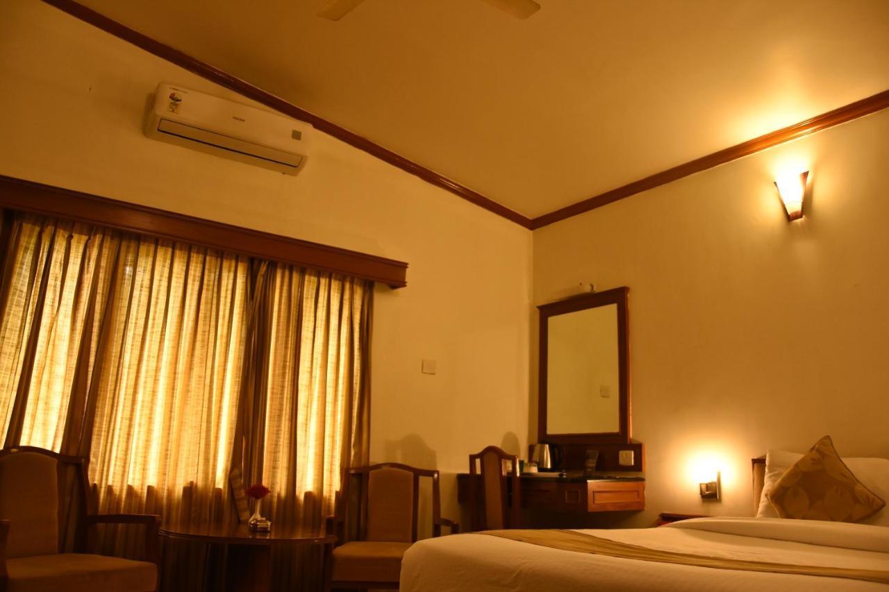 Poppys Vista Hotel Thirumurugan Poondi Extérieur photo