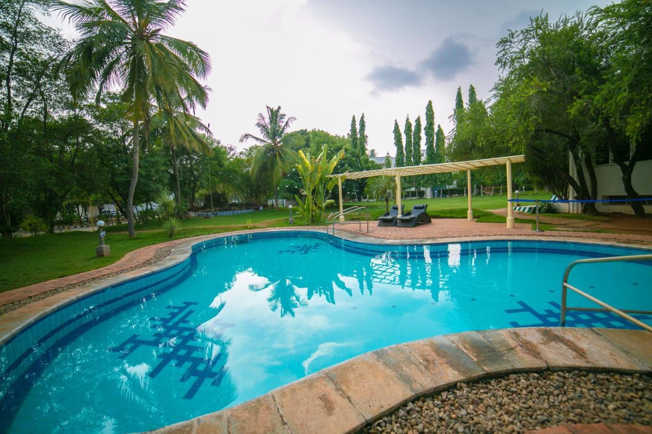 Poppys Vista Hotel Thirumurugan Poondi Extérieur photo