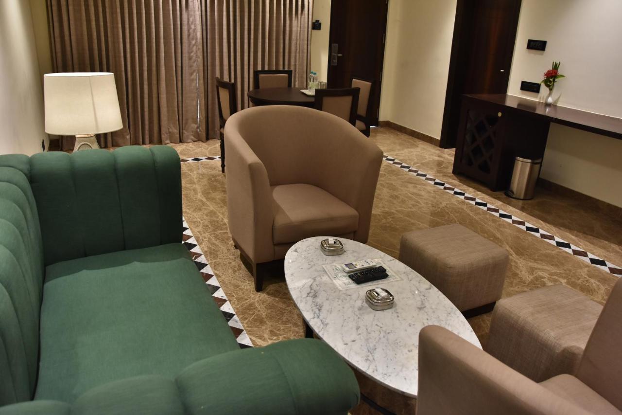 Poppys Vista Hotel Thirumurugan Poondi Extérieur photo