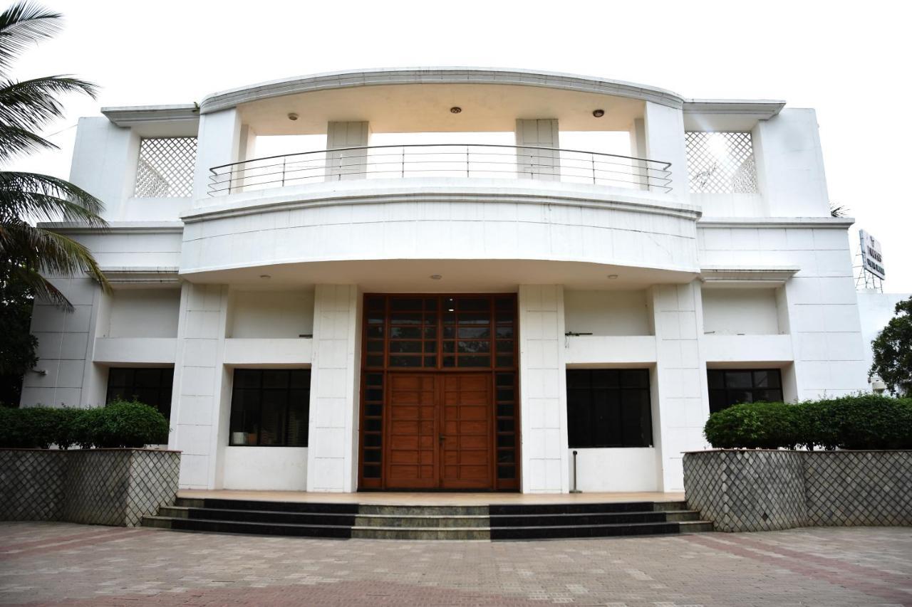 Poppys Vista Hotel Thirumurugan Poondi Extérieur photo