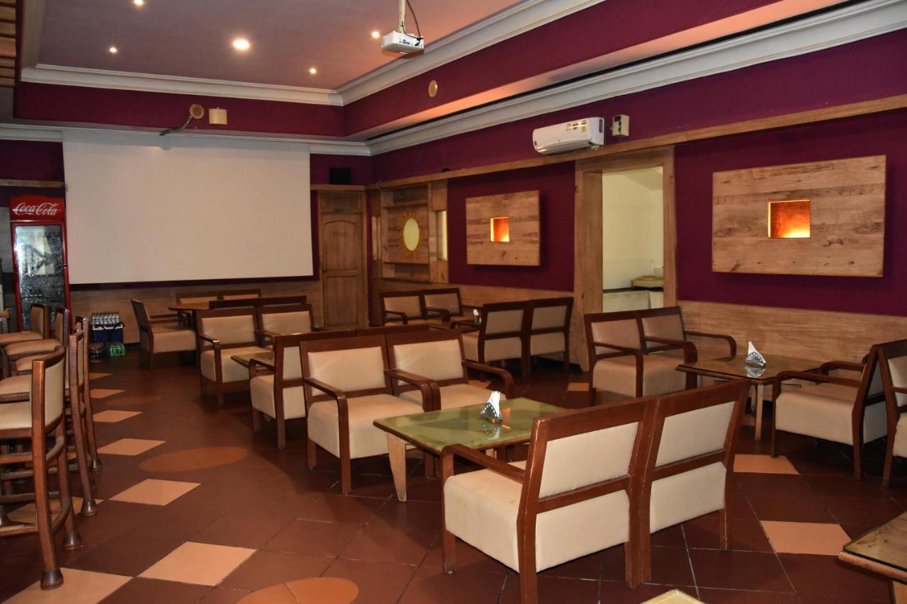 Poppys Vista Hotel Thirumurugan Poondi Extérieur photo